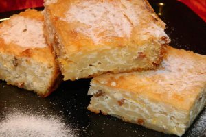 Vargabeles (Budinca cu paste, branza si stafide)