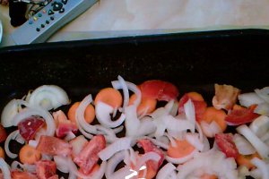 Coaste de porc cu legume la cuptor