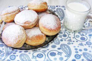 Gogosi din faina neagra (de post)