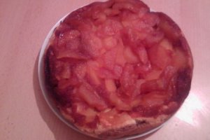 Tort cu mere felii si zahar ars