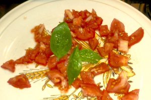 Tortulet  de avocado cu peste sabie si rosii