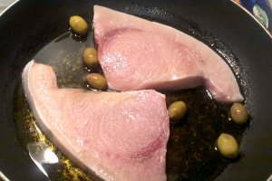 Tortulet  de avocado cu peste sabie si rosii