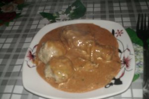 Papricas de pui cu galuste din paine