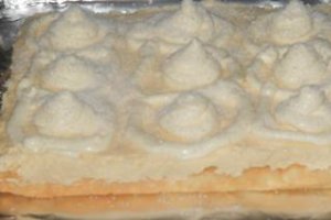 Prajitura alba cu nuca de cocos