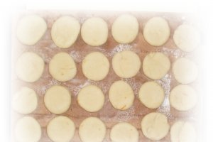 Reteta simpla de Gogosi de post, un deliciu pufos fara lapte si oua