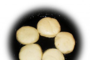 Reteta simpla de Gogosi de post, un deliciu pufos fara lapte si oua