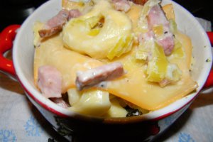 Tortellini cu sunca si busuioc