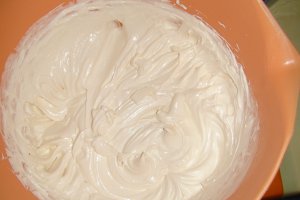 Tort cu crema de caramele