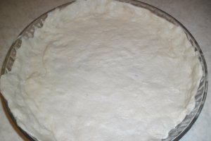 Pizza cu de toate si sos Bechamel