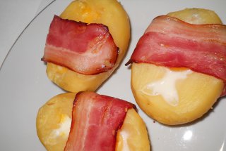 Cartofi copti la cuptor