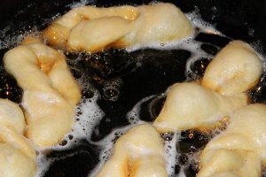 Minciunele (Uscatale)