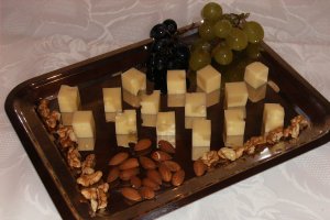 Aperitiv cu emmentaler de la Delaco