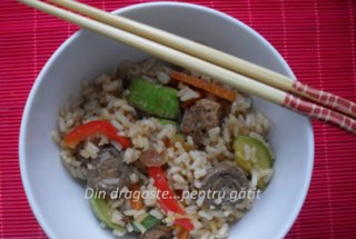 Orez cu legume și soia în stil chinezesc