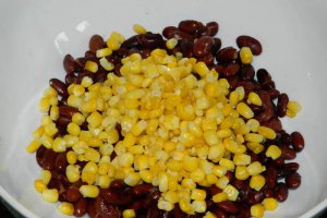 Salata de fasole rosie si porumb, reteta de post