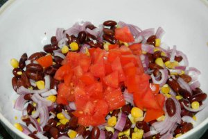 Salata de fasole rosie si porumb, reteta de post