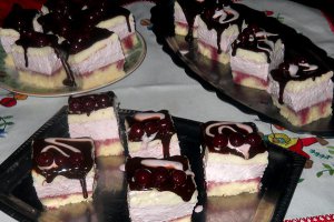 Prajitura cu mousse de visine