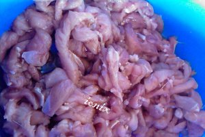 Porc tras in caramel, sos de soia si legume