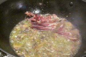 Tortellini cu prosciuto, ciuperci si sos de smantana