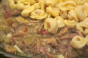 Tortellini cu prosciuto, ciuperci si sos de smantana