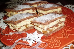 Prajitura cu foi, branza dulce si stafide