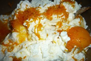 Prajitura cu ciocolata, branza dulce si portocale