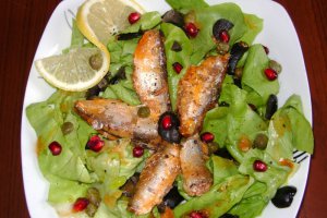 Salata mediteraneeana cu sardine