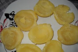Cartofi umpluti la cuptor