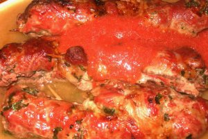 Rulada de porc in sos de rosii