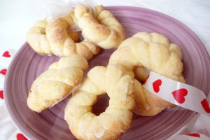 Covrigi cu brânză dulce
