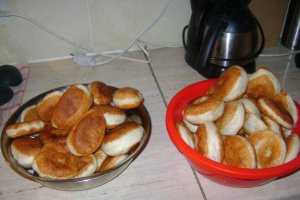 Gogosele cu mere caramelizate