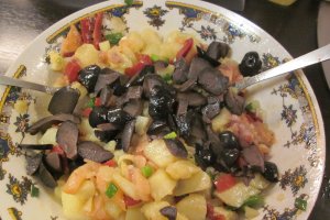 Salata de cartofi cu somon afumat
