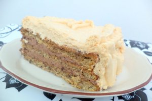 Tort cu nuca si bezea