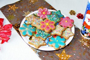 Biscuiti cu migdale si ciocolata pentru Craciun