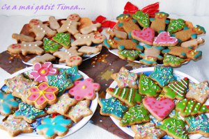 Biscuiti cu migdale si ciocolata pentru Craciun