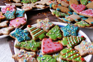 Biscuiti cu migdale si ciocolata pentru Craciun
