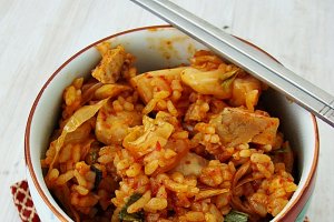 Orez prajit cu kimchi