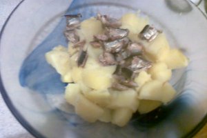 Salata de cartofi cu sprot afumat