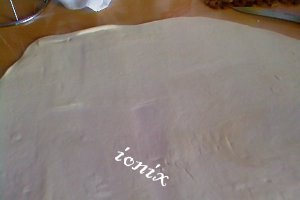 Mini-placinta pufoasa cu branza