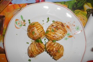 Cartofi aromati la cuptor cu cascaval