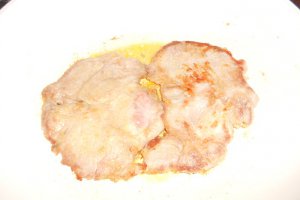 Ceafa de porc cu sos de mustar