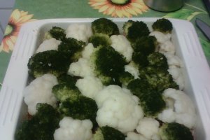 Tarta sarata cu brocoli si conopida