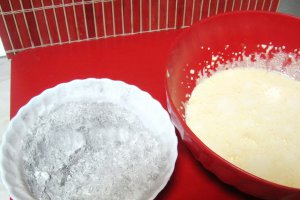 Prajitura cu crema de vanilie si fructe