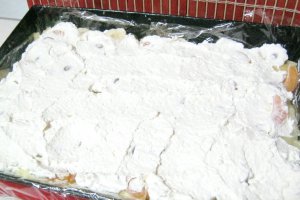 Prajitura cu crema de vanilie si fructe