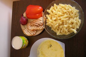 Fusilli cu piept de pui si maioneza