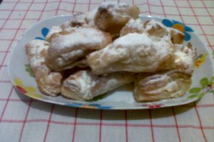 Foietaj cu dulceata de visine