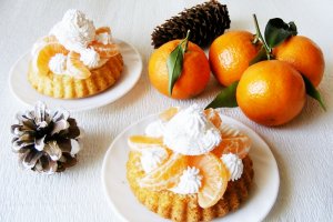 Minitarte cu mandarine si crema de vanilie