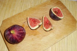 Aperitiv cu branza gorgonzola si smochine