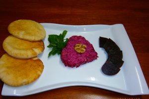 Salata de sfecla rosie specifica  Levantului -“Mutabal shamandar”