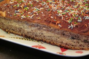 Prajitura cu crema de nuca si dulceata de lapte