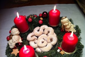 Wiener vanillekipferl-cornulete vieneze cu vanilie